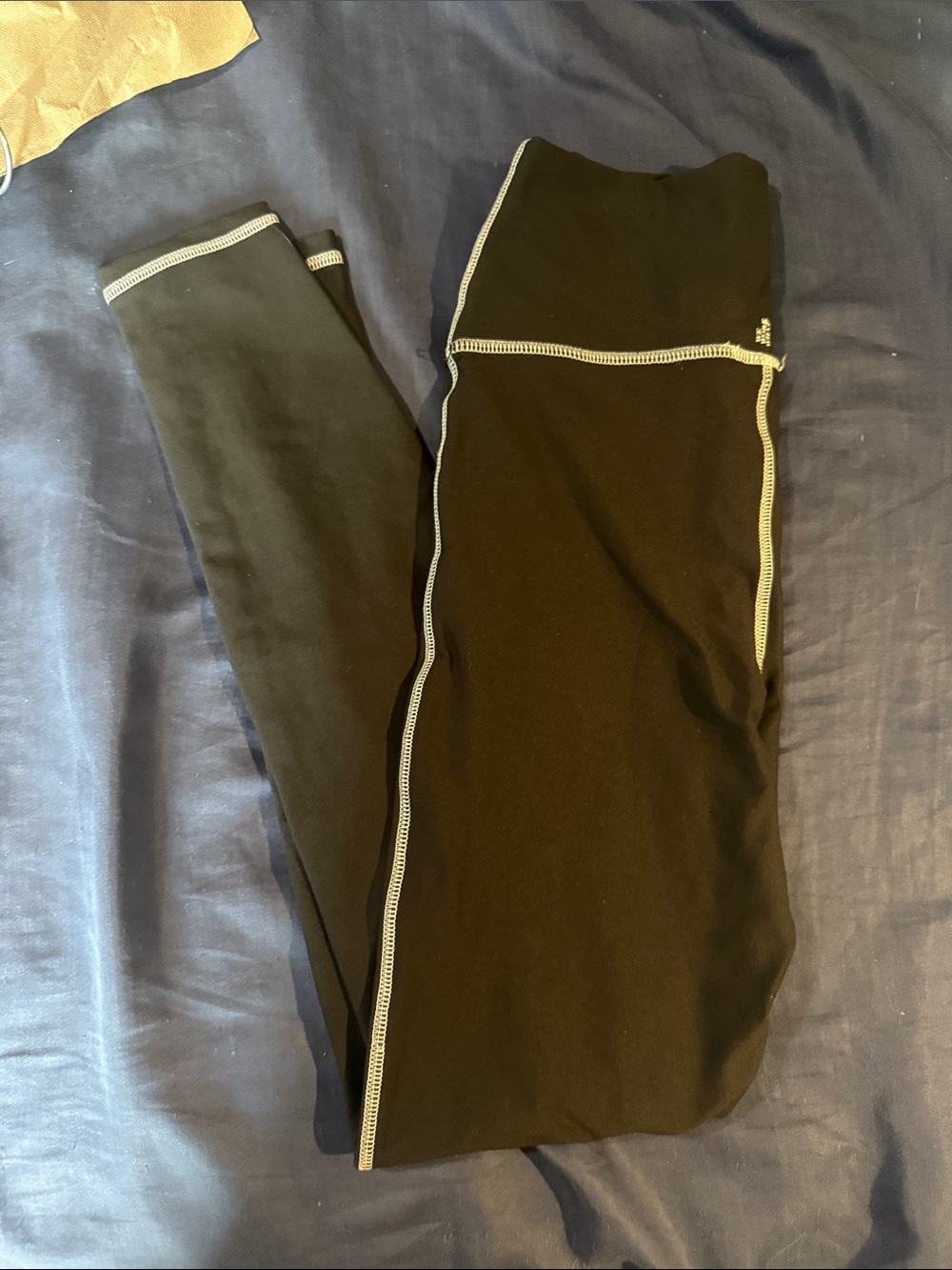WeWoreWhat Black Leggings with White Contrast Stitching